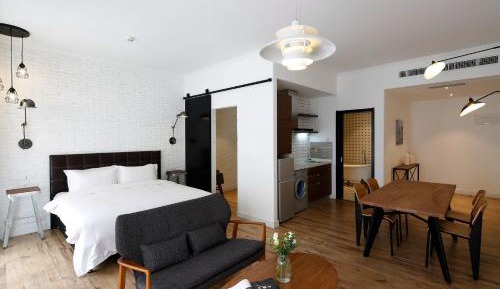 Deluxe Studio with Balcony