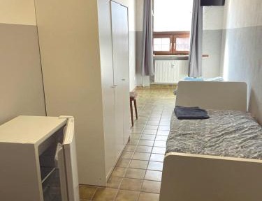 Single Room with Private External Bathroom