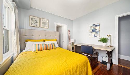 Queen Room with Shared Bathroom