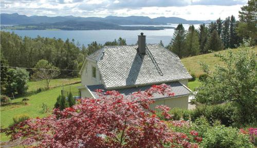 Four-Bedroom Holiday Home