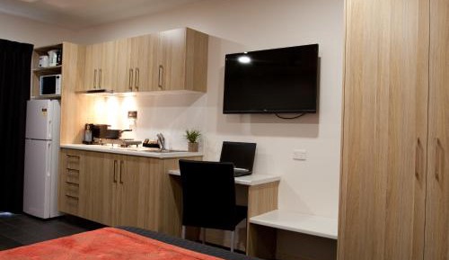 Queen Studio with Kitchenette