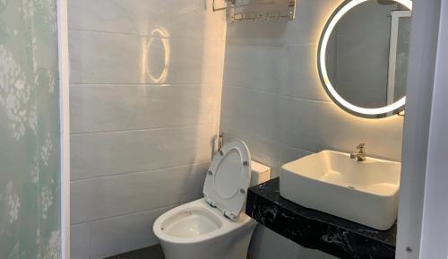 Queen Room with Spa Bath