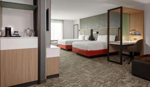 Oversize Queen Suite with Water View