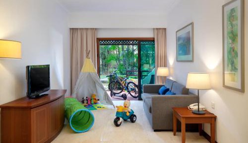 Two-Bedroom Suite - Kids Theme with Free shuttle from Sekupang Seaport and Grand Batam Mall