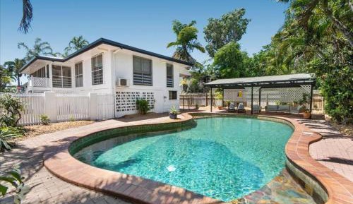 Four-Bedroom Holiday Home