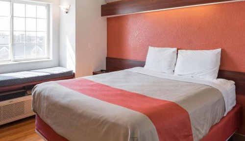 Queen Room - Smoking