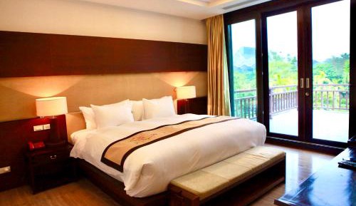 King Room with Lake View