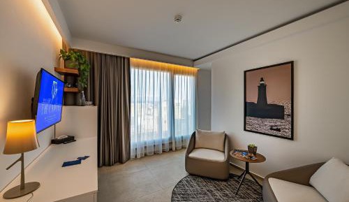 Deluxe Suite with Sea View