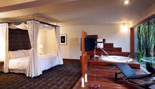 Suite with Riverfront View