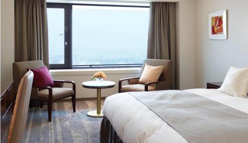 Standard Queen Room (16th-27th Floor) - Non-Smoking