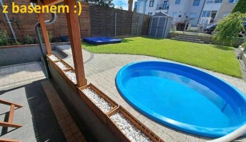 One-Bedroom Apartment with Pool View