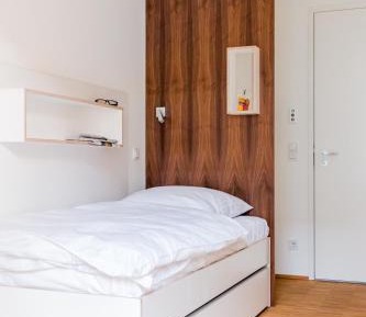 Single Room with Balcony and shared bathroom
