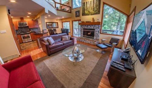Four-Bedroom Holiday Home