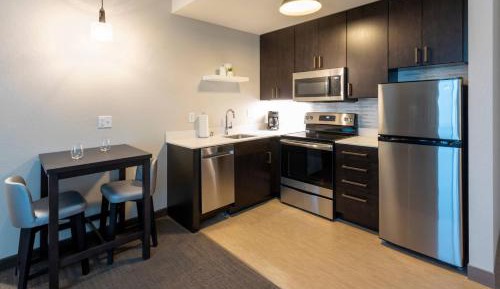 1 Bedroom Suite, 1 King, Sofa bed