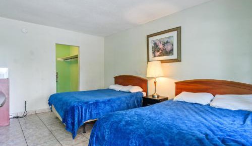 Deluxe Queen Room