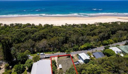 Three-Bedroom Holiday Home 