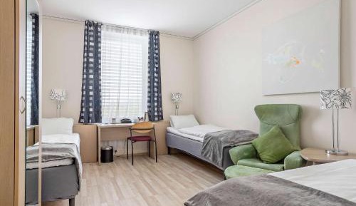 Triple Room with Three Single Beds - Non-Smoking