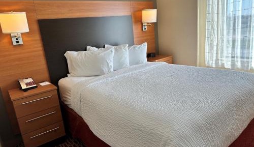 One-Bedroom Suite with City View