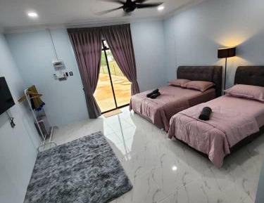 Deluxe Double Room (2 Adults + 1 Child)