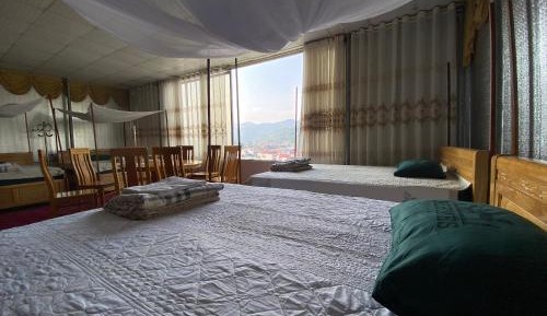 10-Bed Mixed Dormitory Room