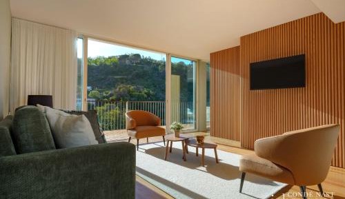 Master Suite with Spa Circuit