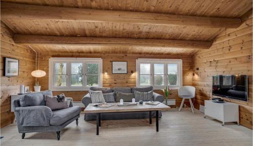 Three-Bedroom Holiday Home 