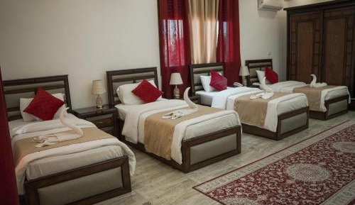 Deluxe Double Room (2 Adults + 1 Child)