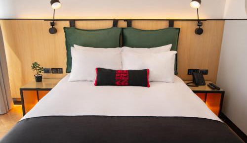 Standard Queen Room