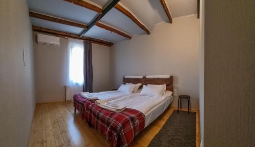 Twin Room with Shower