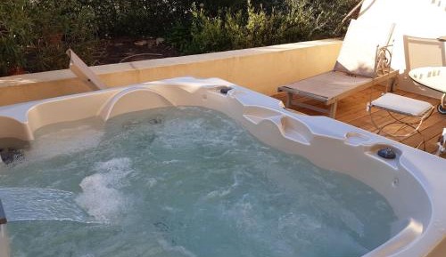 Apartment with Garden View