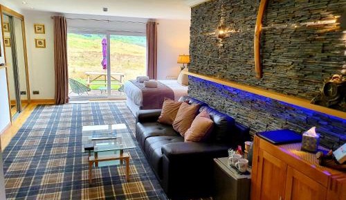 Deluxe King Suite