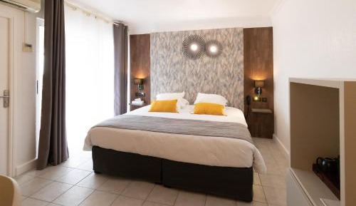 Superior Triple Room with Garden View