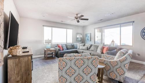 Six Bedroom Holiday Home