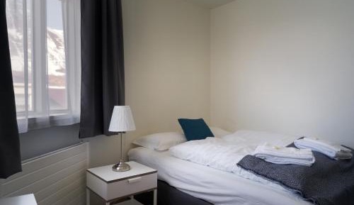 Single Room with Shared Bathroom