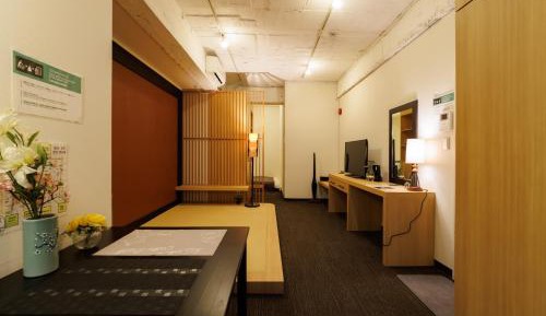 Apartment with Shower