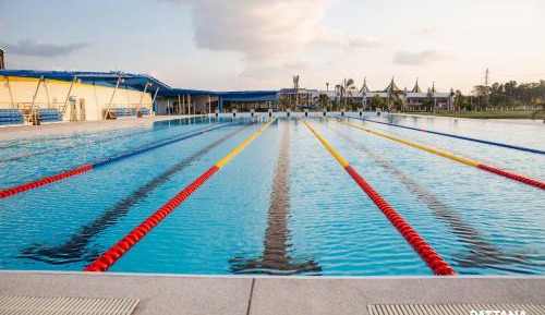 Deluxe Double or Twin room with Outdoor Olympic Pool and Indoor Gym access