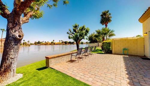 Five Bedroom Holiday Home