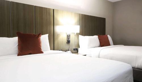 Queen Room with Two Queen Beds - Mobility Access/Non-Smoking