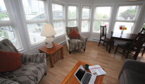 Corner One Bedroom and Den