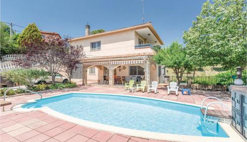 Five-Bedroom Holiday Home