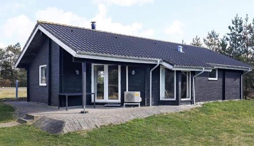 Three-Bedroom Holiday Home 