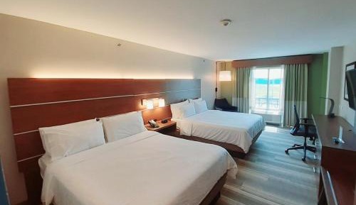 Standard Room with Two Queen Beds