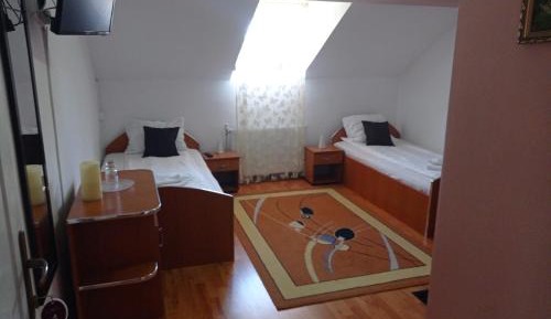 Twin Room with Bathroom