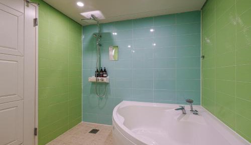 Superior King Suite