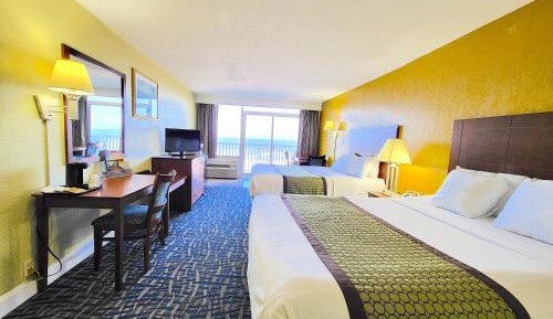 Queen Room with Two Queen Beds - Disability Access -Oceanfront - Balcony