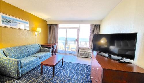 King Room - Non-Smoking - Oceanfront - Balcony