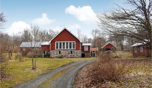 Eight-Bedroom Holiday Home