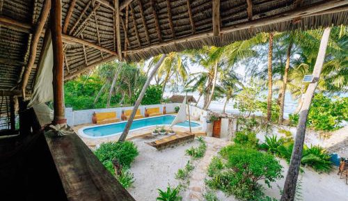 Deluxe Double Room (2 Adults + 1 Child)