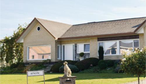Four-Bedroom Holiday Home