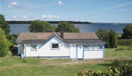 One-Bedroom Holiday Home